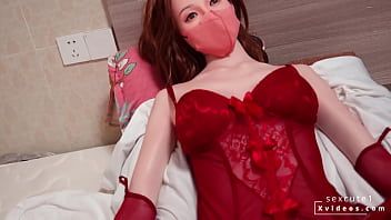 play Baiser une belle poupée sexuelle - sexcute1