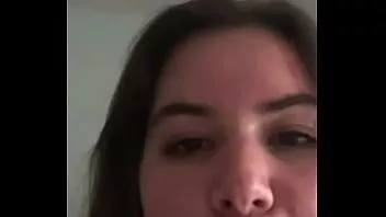 تشغيل تظهر الكلية الساخنة في سن المراهقة الحمار ويفعل فعل غريب