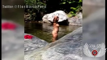 play Masturbasi di luar ruangan di sungai umum, saudara saya mencatat saya, khusus untuk intip