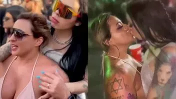 播放 Cassiana costa去那里狂欢，认识了drii cordeiro，他们很快成为好朋友，一起去床上玩。