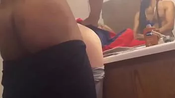 play Urmărește-mă că geme în timp ce sunt bătut în doggystyle - mă face creampie