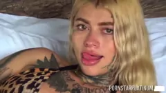 play Szczupła latynoska blondynka nie może się nacieszyć swoją mokrą cipką i ogromnymi cyckami!