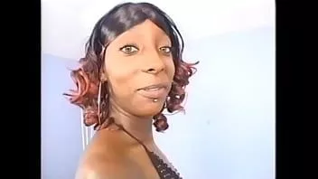 play Bayi ebony lucu dengan payudara gagah dan rambut merah koko kream ditusuk dan diolesi dengan penis besar ganster hitam