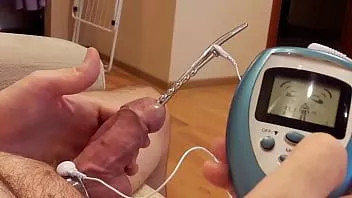 Jouer Estim coq sonnant insertion profonde d'un double bouton de rose