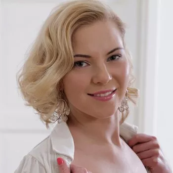 Gwiazda porno Angie Koks