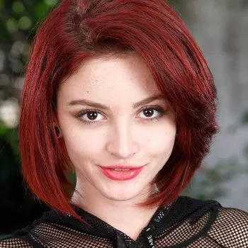 Star du porno Lola Fae